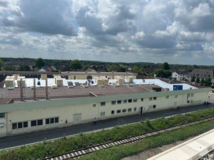 Sanierung der Dachflächen in der Produktion in Neukirchen-Vluyn.