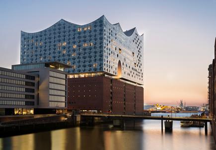 West Inn / Elbphilharmonie